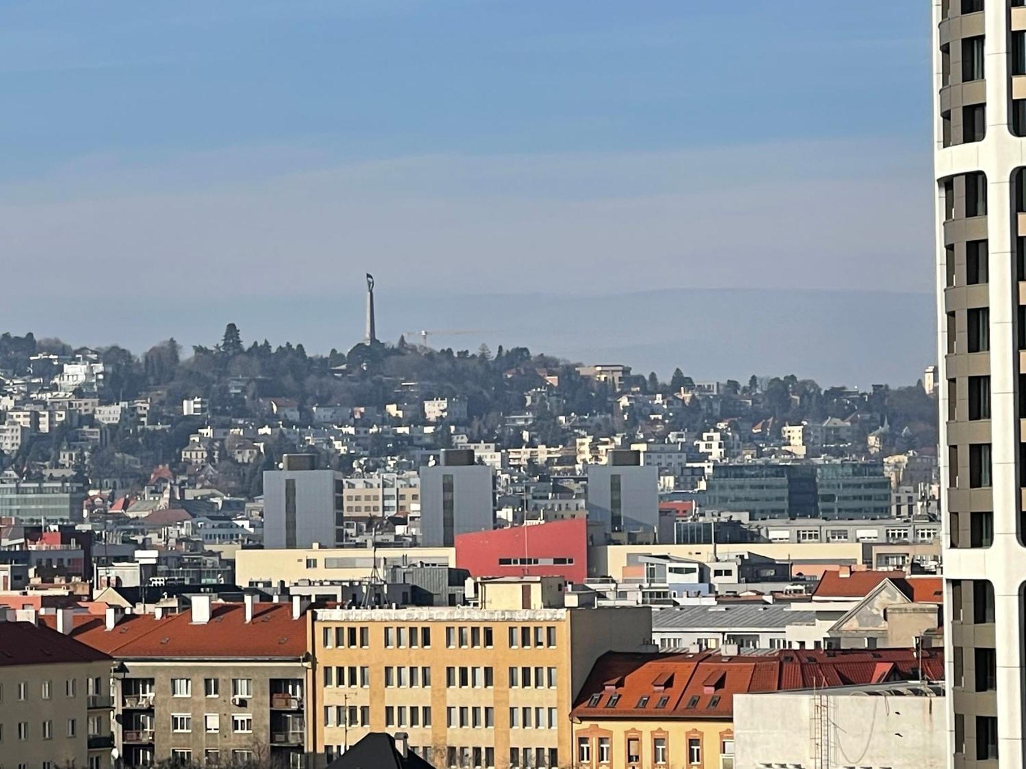 Sag Panorama City Apartment 3 Rooms Free Parking Free Wifi Братислава Екстериор снимка