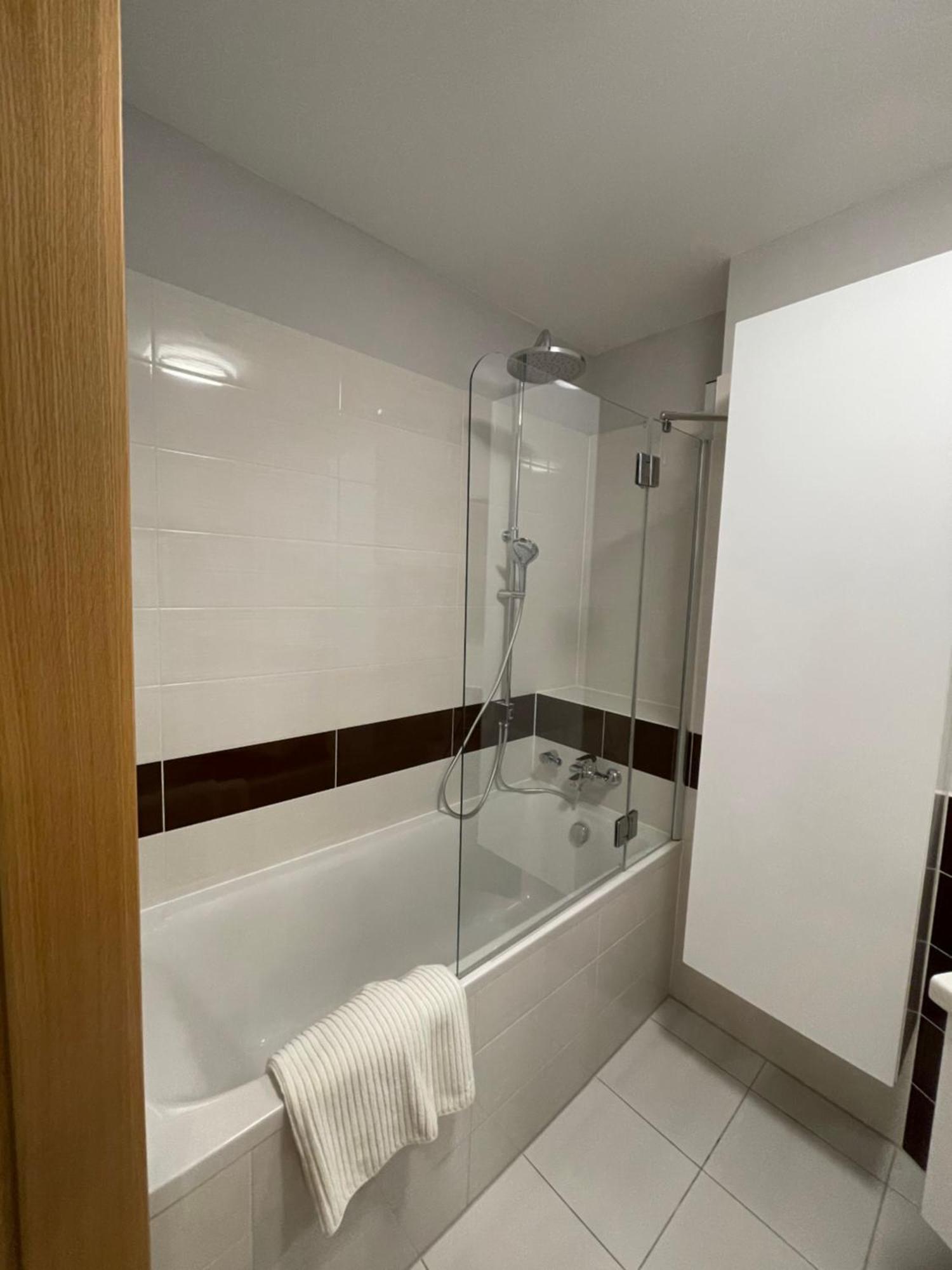 Sag Panorama City Apartment 3 Rooms Free Parking Free Wifi Братислава Екстериор снимка